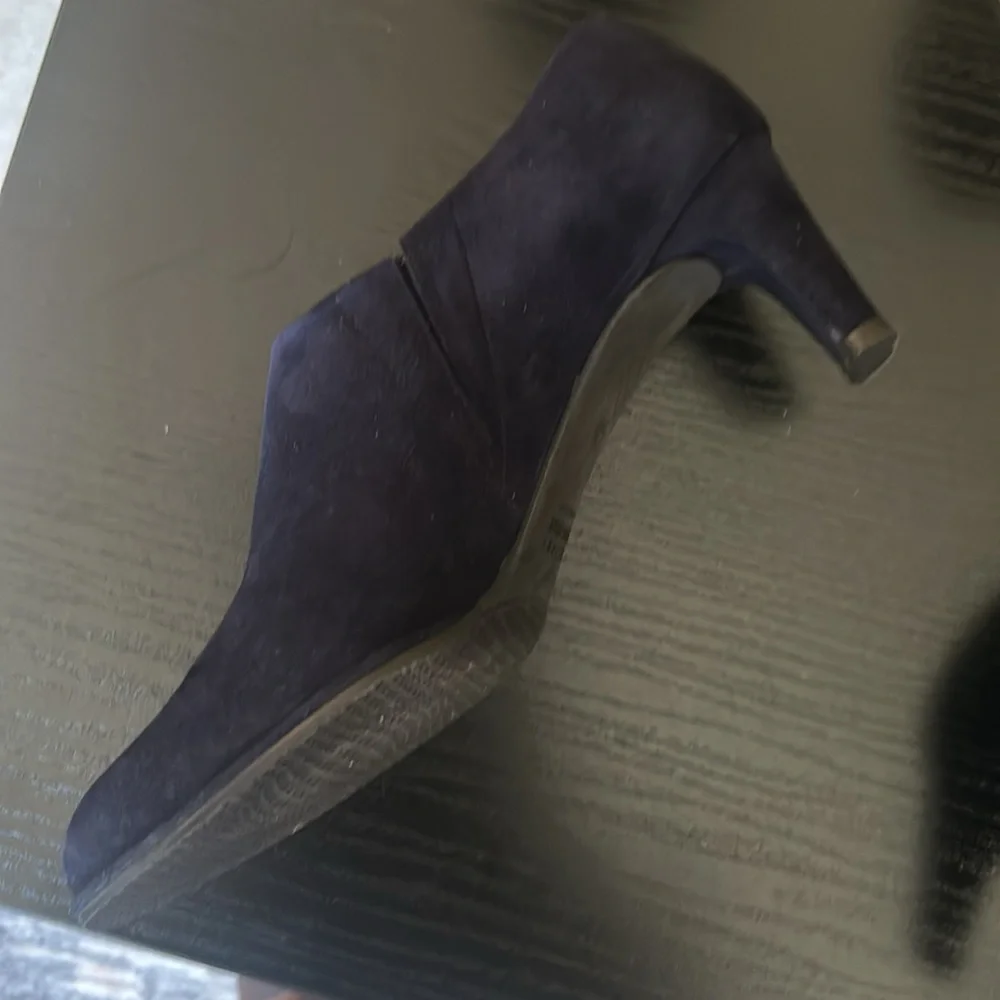 Stuart Weitzman Navy Blue Suede Heeled Booties Made in Spain Size 9.5 M - Picture 11 of 13